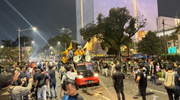 Aksi Unjuk Rasa Aliansi Mahasiswa dan Masyarakat Sipil dalam Momentum Evaluasi Dua Tahun Pemerintahan Prabowo-Gibran di Tugu Tani, Berjalan Damai